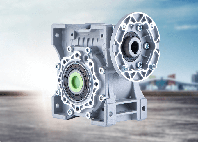 蝸輪減速機(jī)在輸送設(shè)備的使用中需要注意什么？